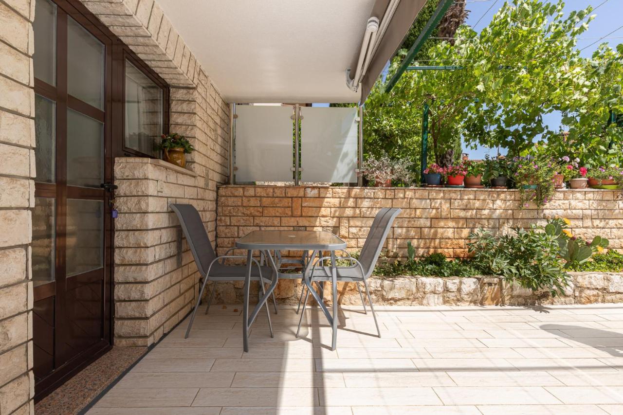 Haus Eva Apartment Novigrad  Ngoại thất bức ảnh