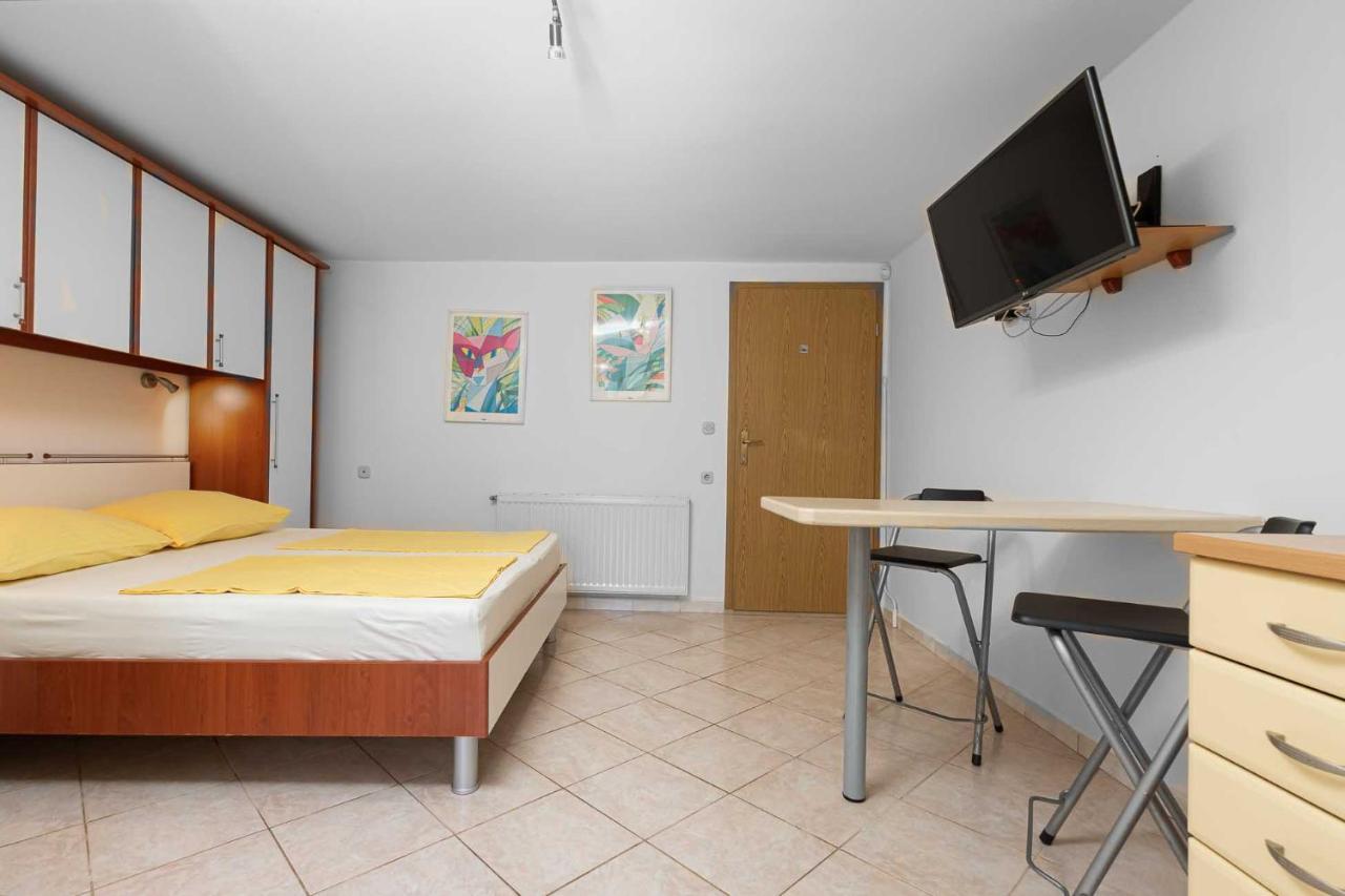 Haus Eva Apartment Novigrad  Ngoại thất bức ảnh