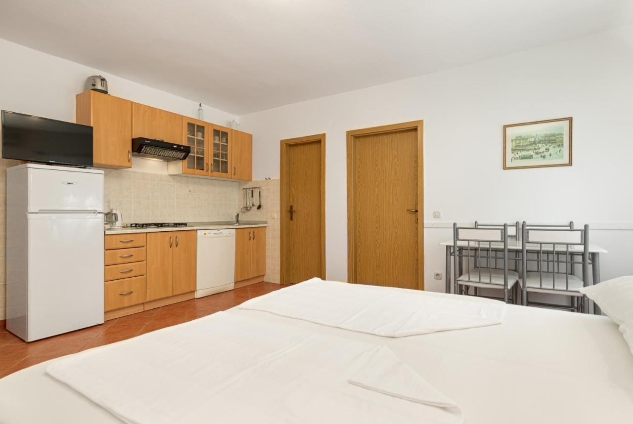 Haus Eva Apartment Novigrad  Ngoại thất bức ảnh